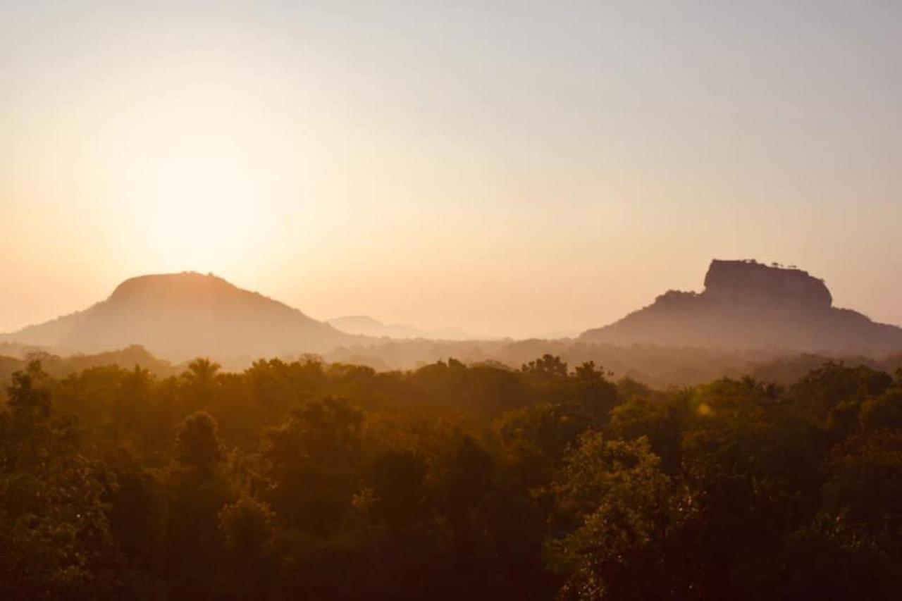 Choona Lodge 'View Of Sigiriya & Pidurangala With Sunrise' Eksteriør bilde